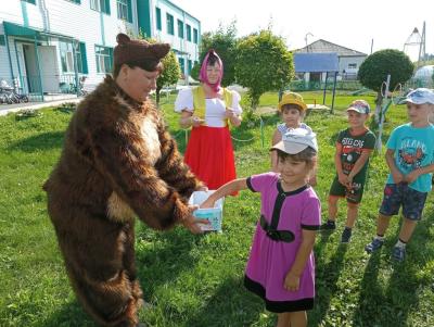 Варианты подвижных игр и художественное слово на прогулках осенью